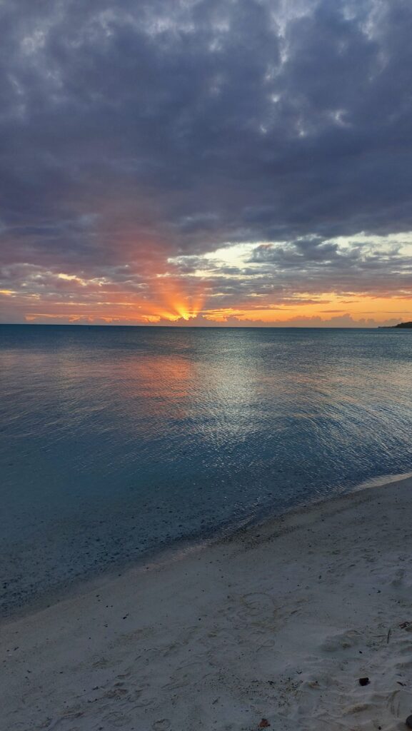 coucher de soleil à Matira