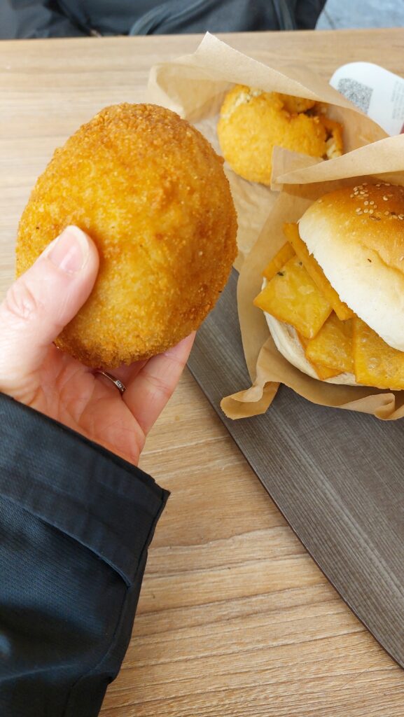 Arancini et pain panelle à Antica Foccaceria San Francesco